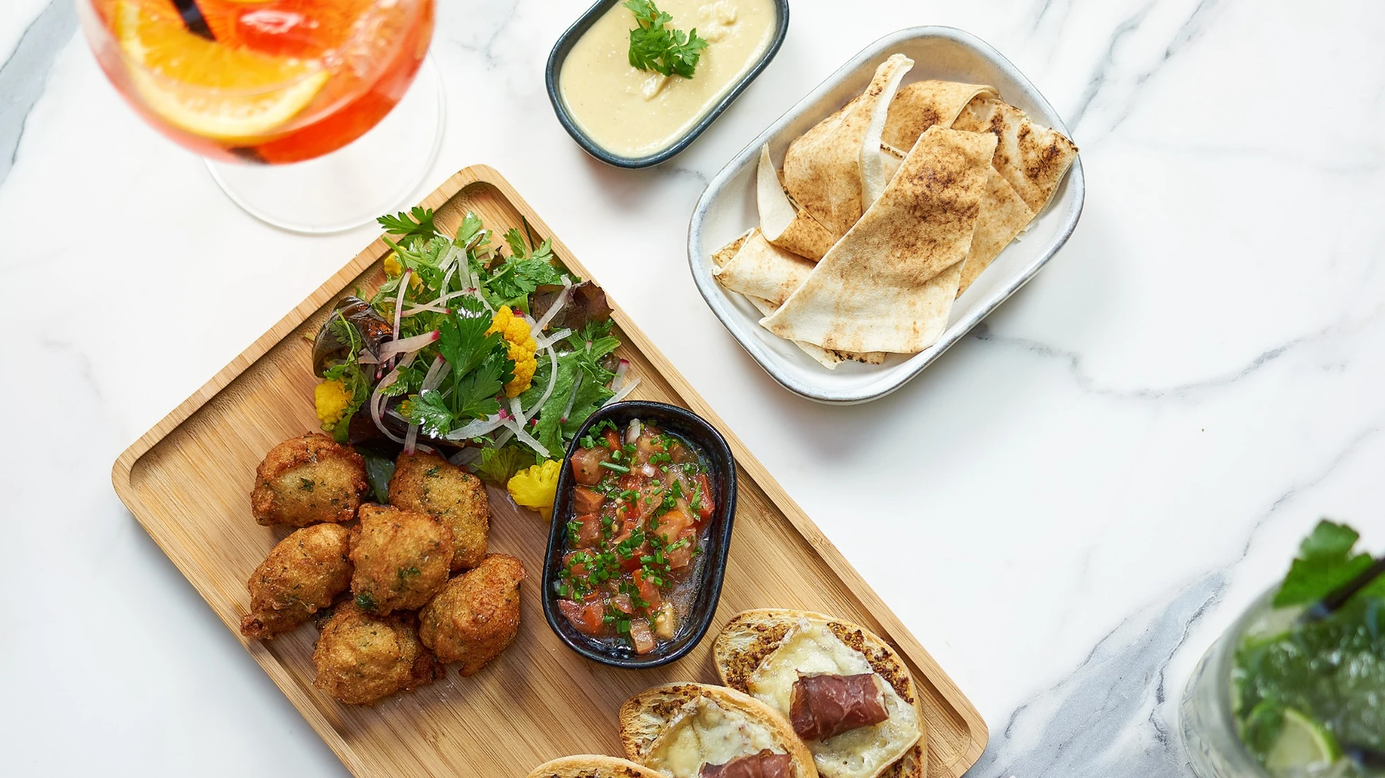 Tapas vues du dessus sur plateau